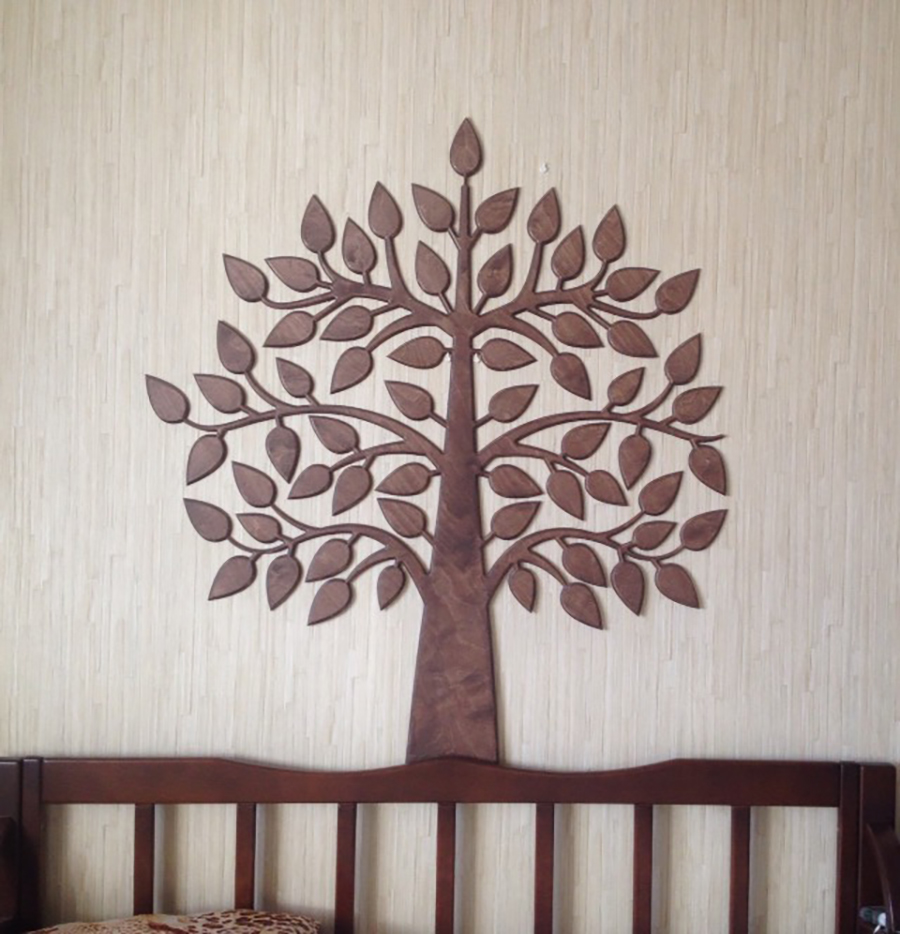 Декоративное дерево Бодхи, закрепленная на стене в изголовьи кровати в спальне